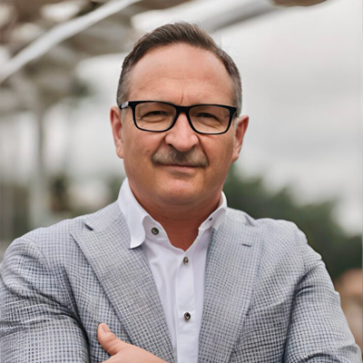 Dieses Bild zeigt den Rechtsanwalt Uwe Heinsch